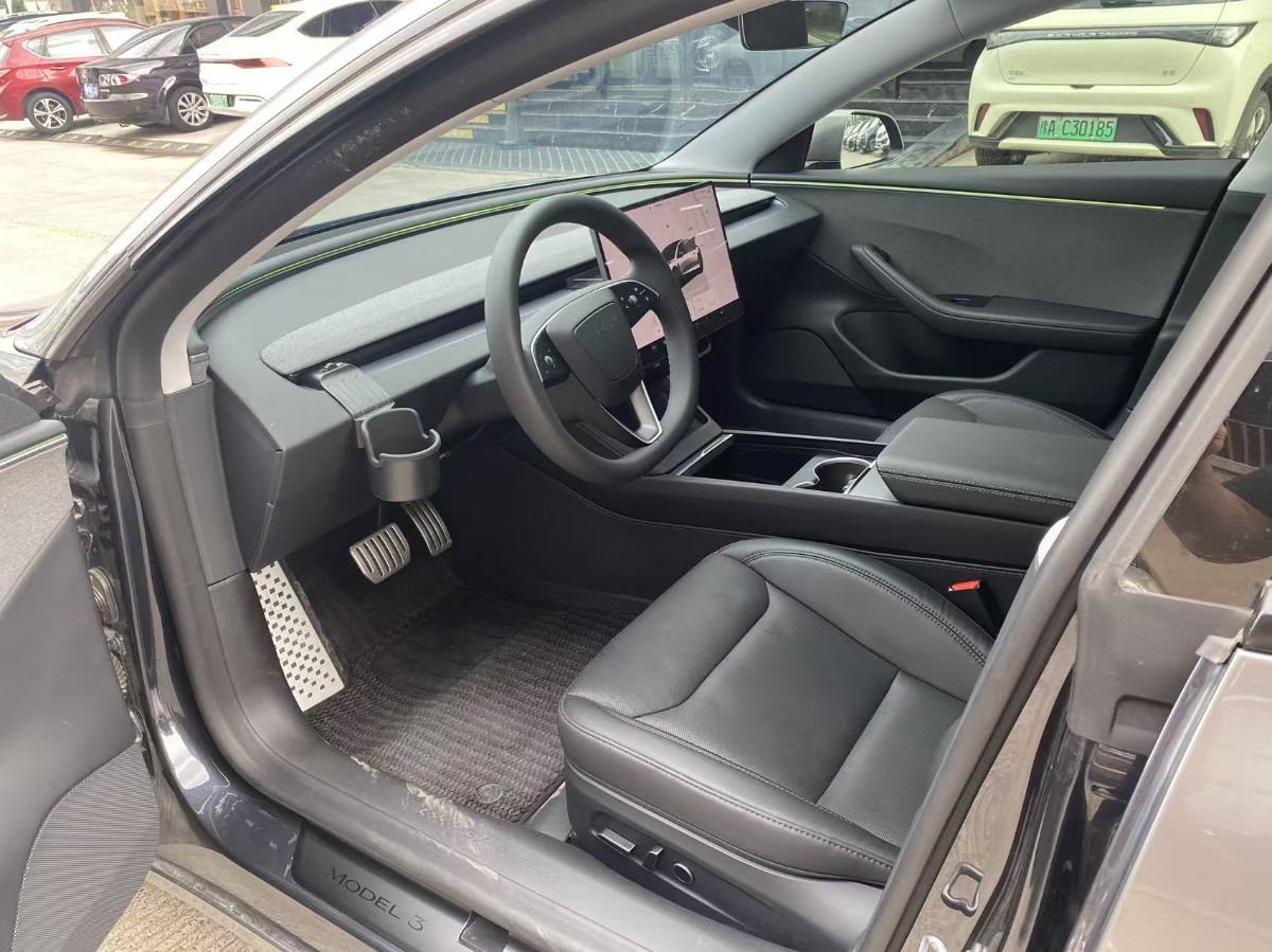 Tesla Model 3 2025 car image #5