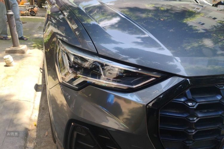 Audi Q3 2020 car image #8