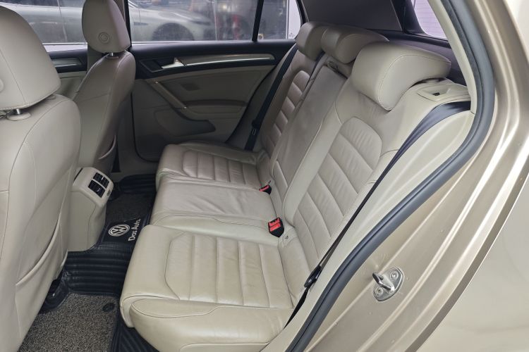 Volkswagen Golf 2014 car image #17