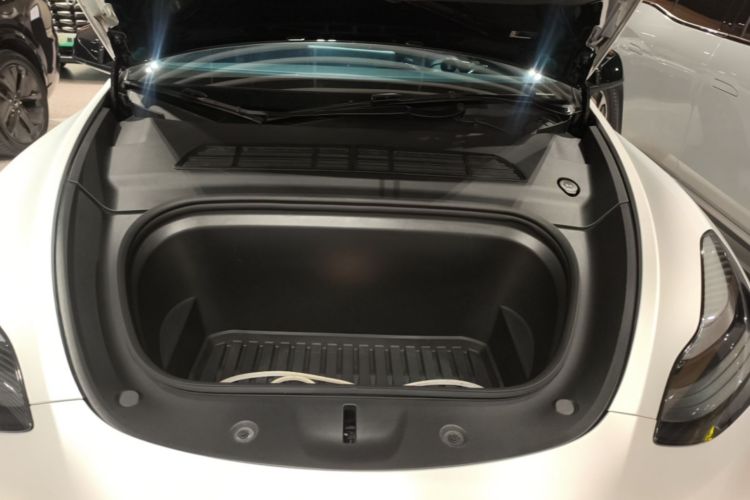 Tesla Model Y 2021 #20 Tesla Model Y 2021 car image #20