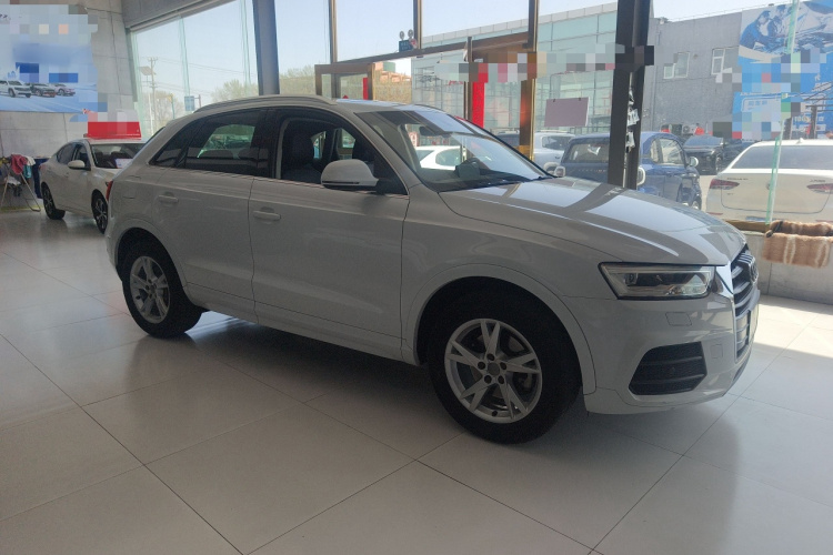Audi Q3 2019 car image #5