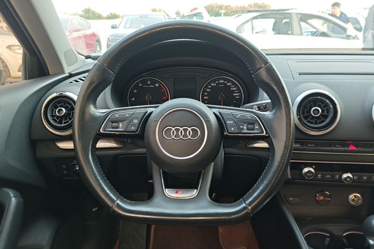 Audi A3 2019 صورة سيارة #11