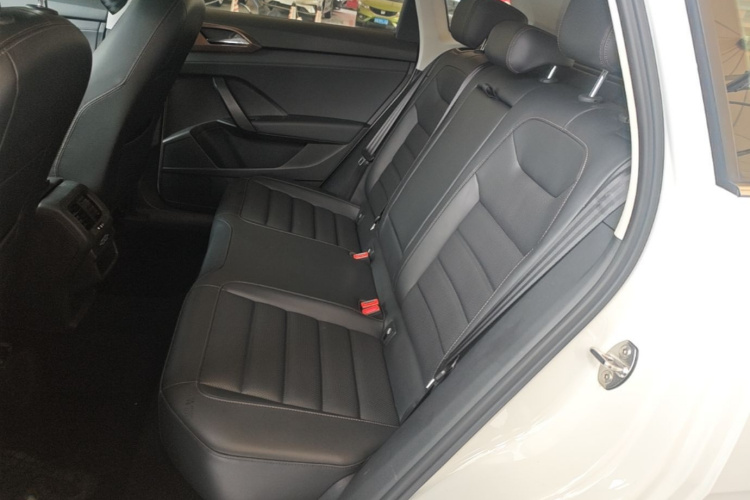 Volkswagen Tharu 2020 car image #17