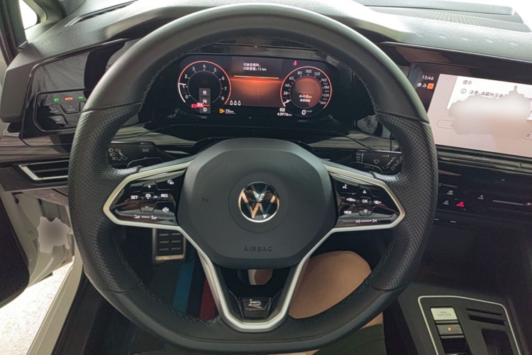 Volkswagen Golf 2022 car image #14
