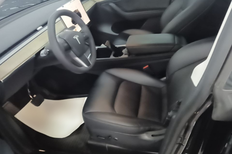 Tesla Model Y 2023 #19 Tesla Model Y 2023 car image #19