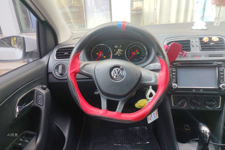 Volkswagen Polo 2015 изображение автомобиля #12