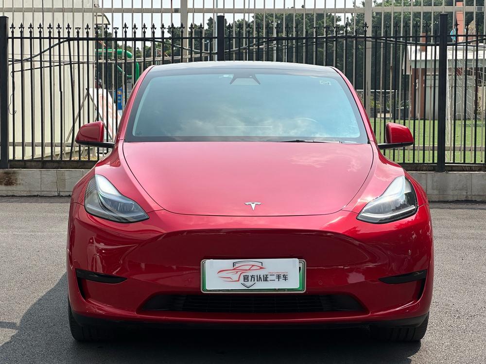 Tesla Model Y 2022 car image #2