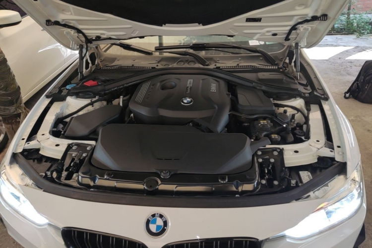 BMW 3 Series 2018 #20 BMW 3 Series 2018 car image #20