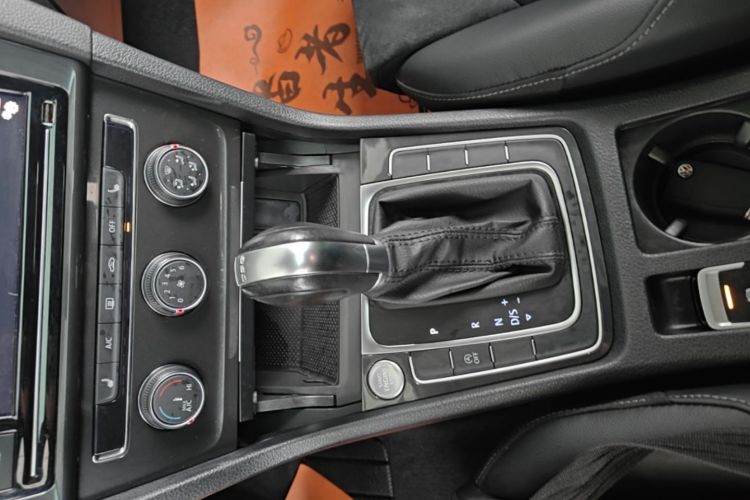 Volkswagen Golf 2019 #14 Volkswagen Golf 2019 صورة سيارة #14