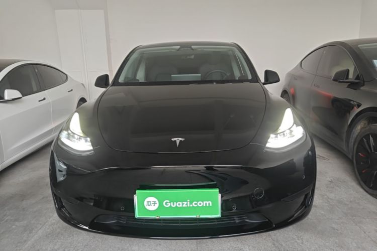Tesla Model Y 2023 car image #3
