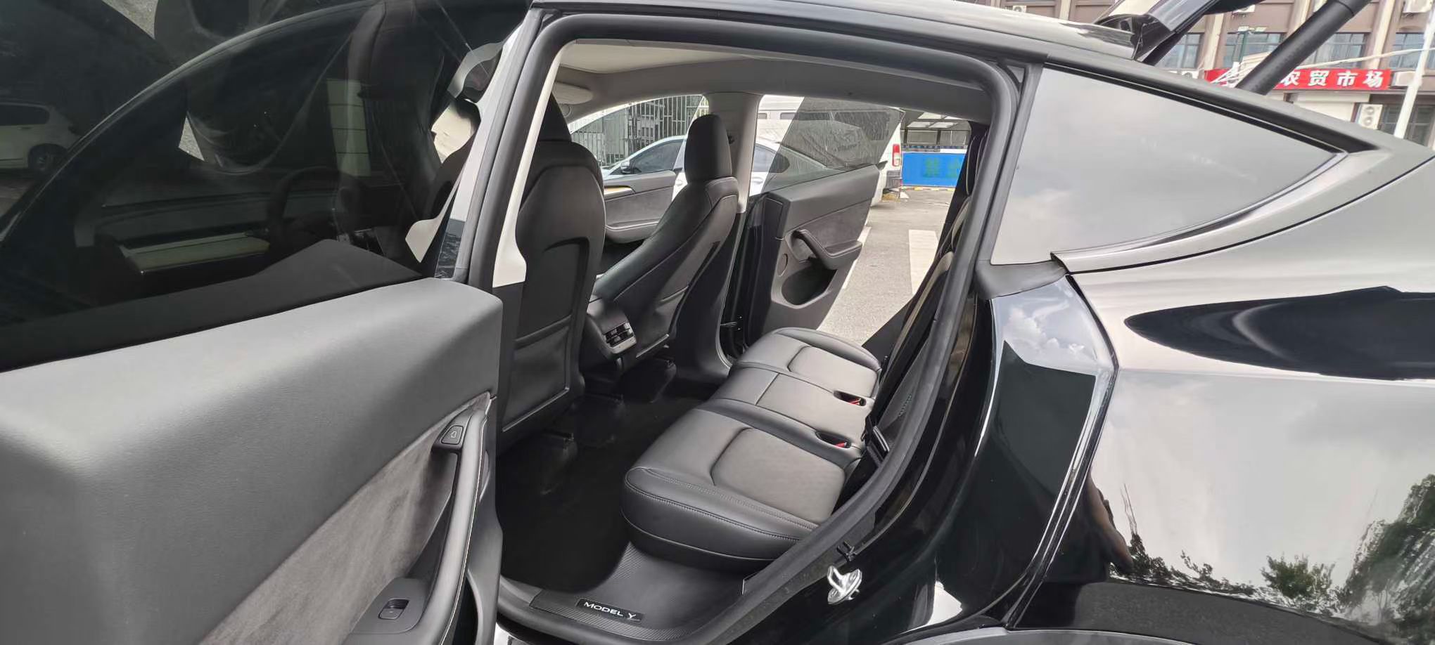 Tesla Model Y 2022 car image #5