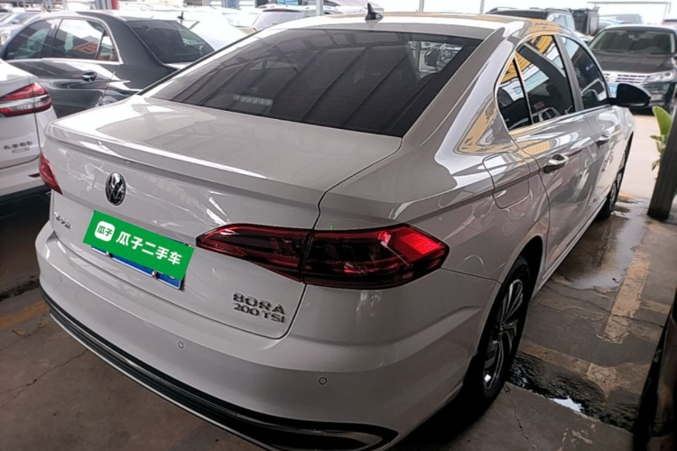 Volkswagen Bora 2026 car image #7