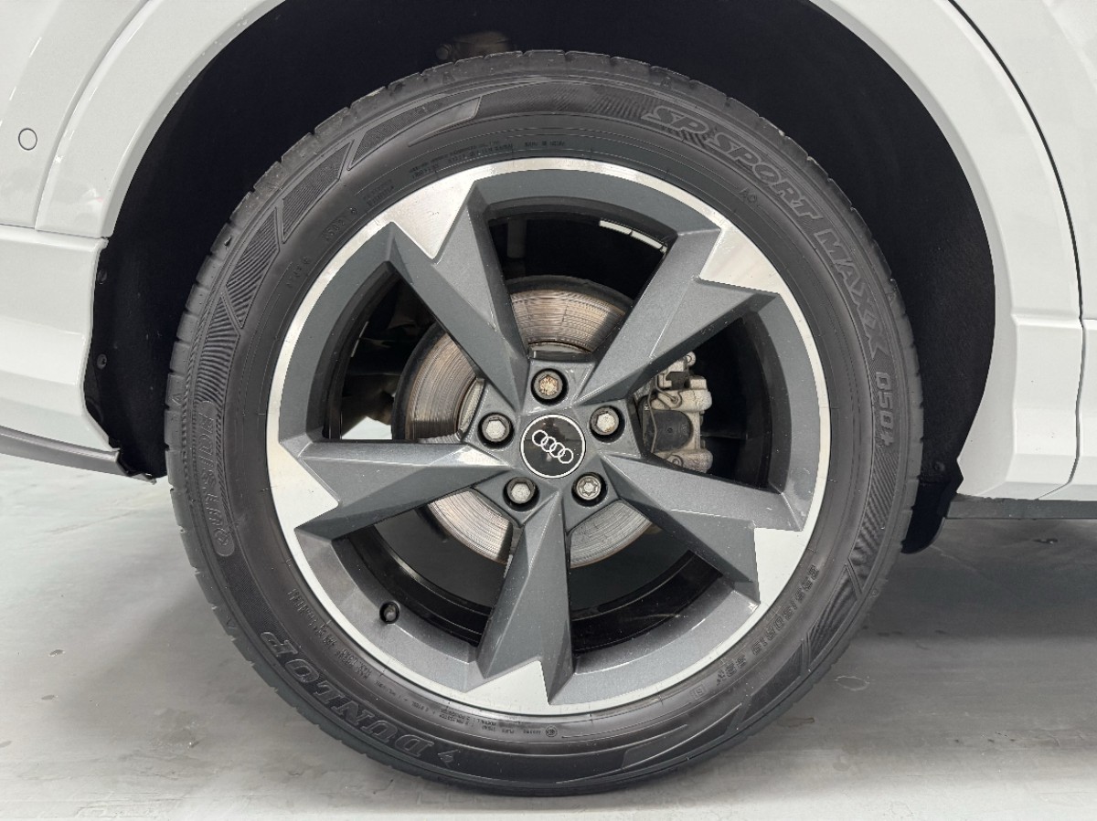 Audi Q3 2022 car image #20