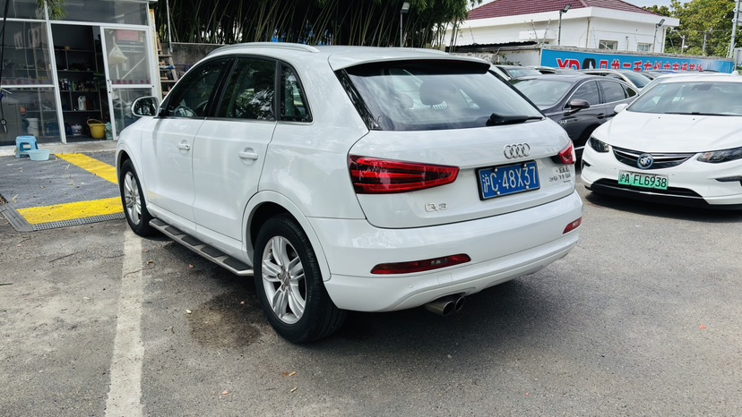 Audi Q3 2015 car image #7