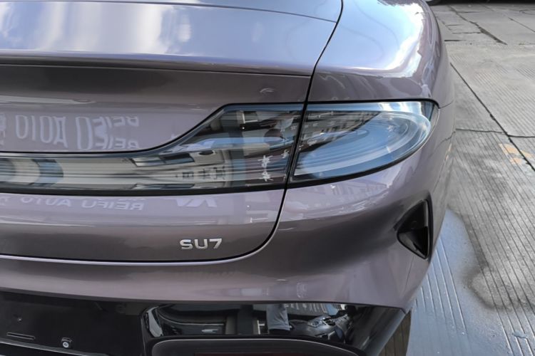 MI SU7 2025 #8 MI SU7 2025 car image #8