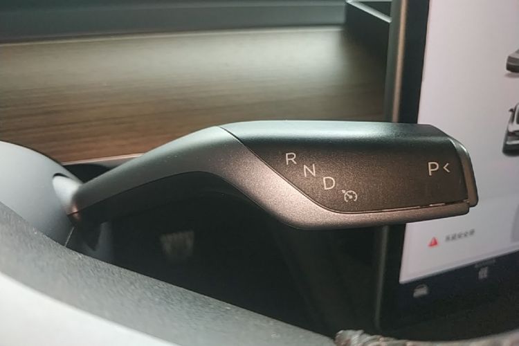 Tesla Model 3 2021 car image #14