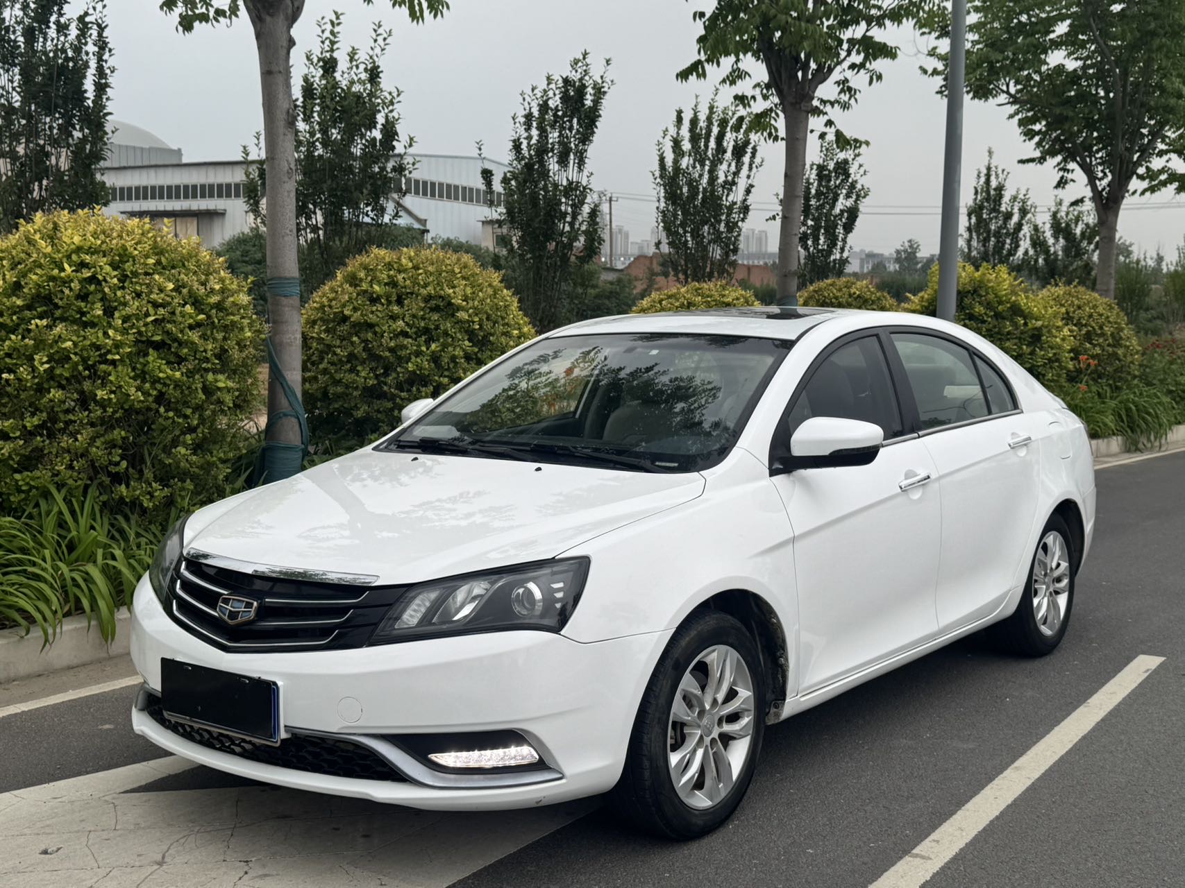GEELY Emgrand 2015 GEELY Emgrand 2015 car image
