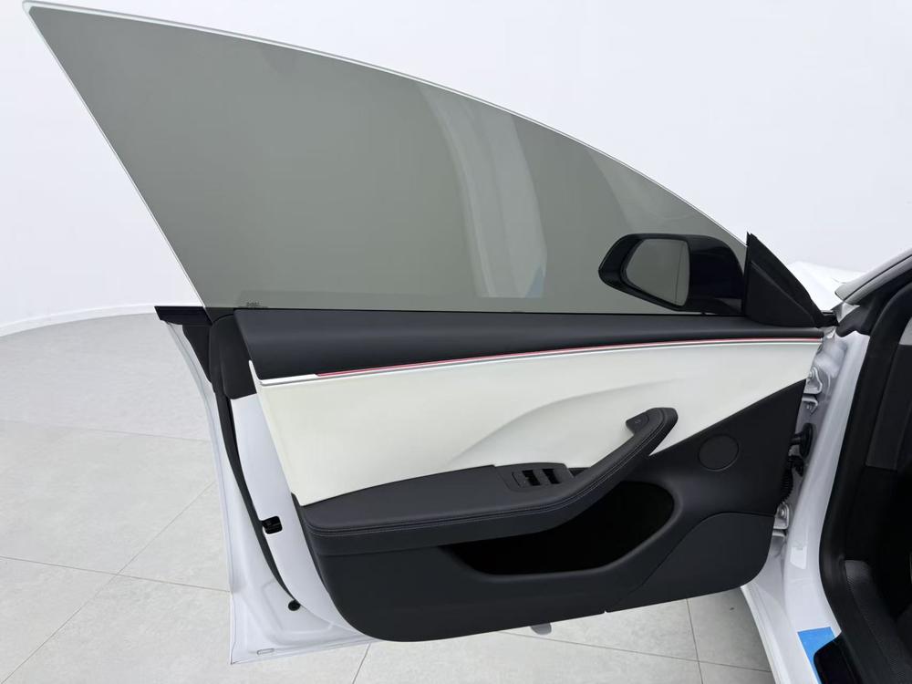 Tesla Model 3 2024 imagem de carro #23