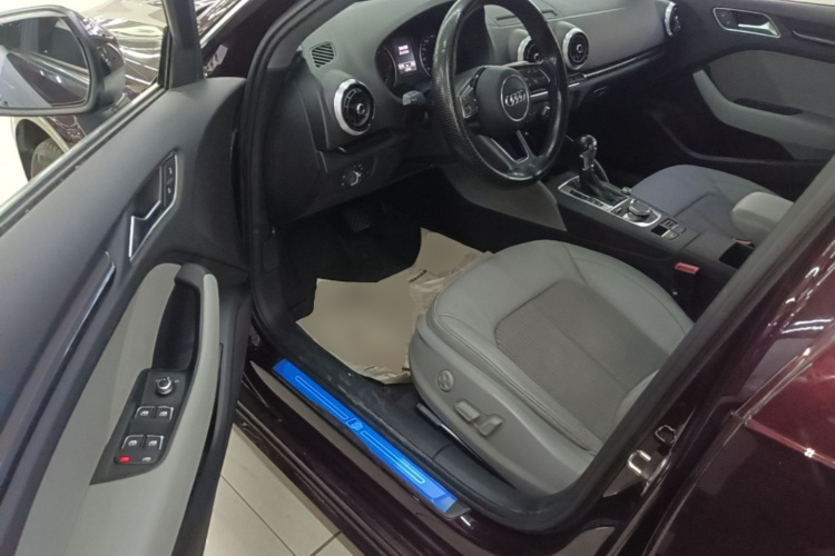 Audi A3 2018 immagine di auto #16