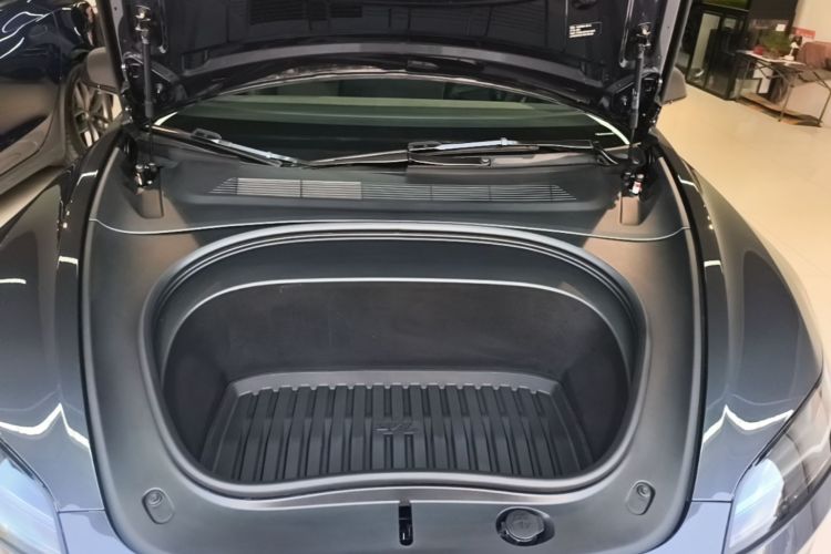 Tesla Model 3 2024 car image #20