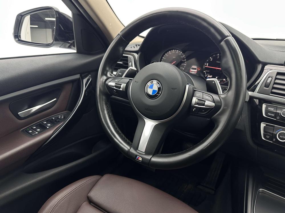 BMW 3 Series 2017 car image #18