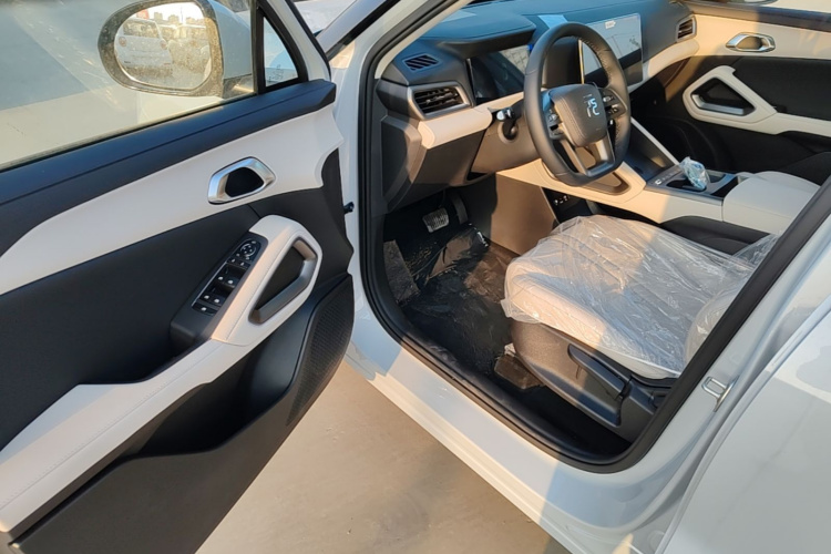 BYD YuanUP 2026 #16 BYD YuanUP 2026 image de voiture #16