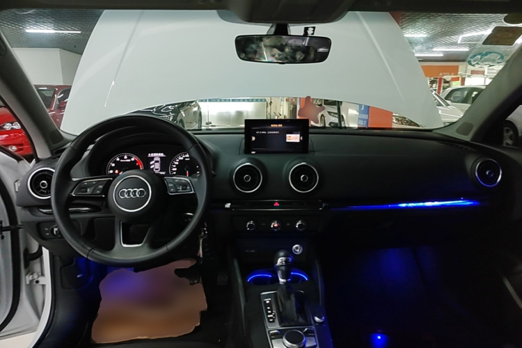 Audi A3 2019 car image #10