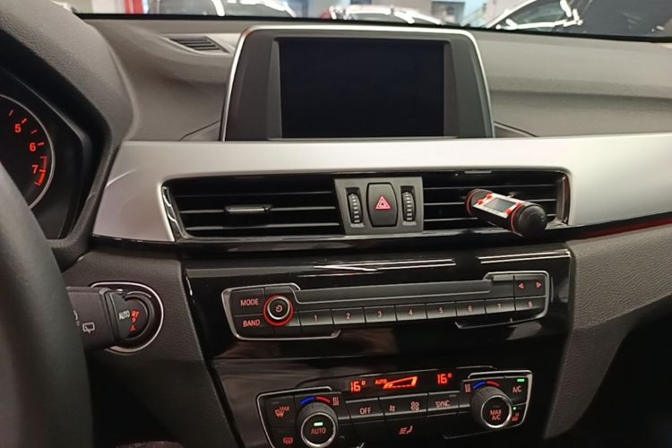 BMW X1 2018 #13 BMW X1 2018 car image #13