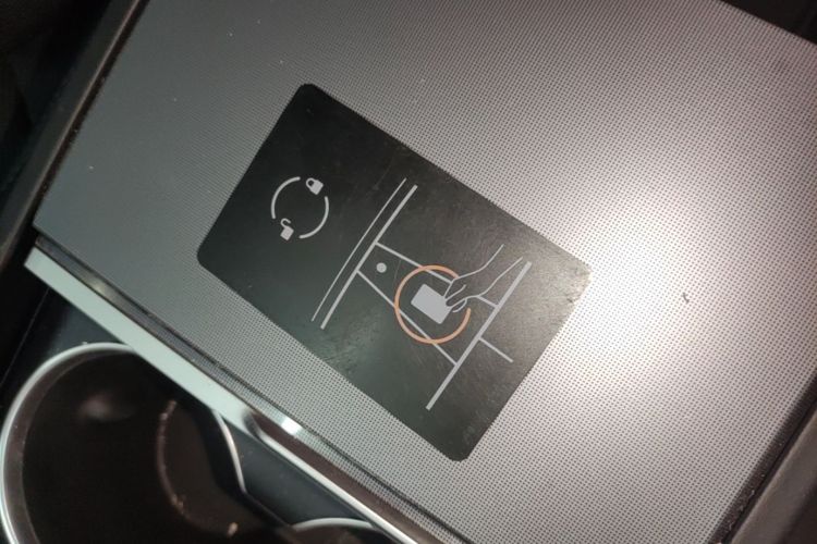 Tesla Model 3 2025 car image #9