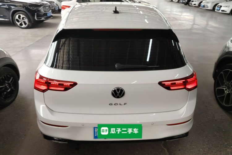 Volkswagen Golf 2023 car image #6