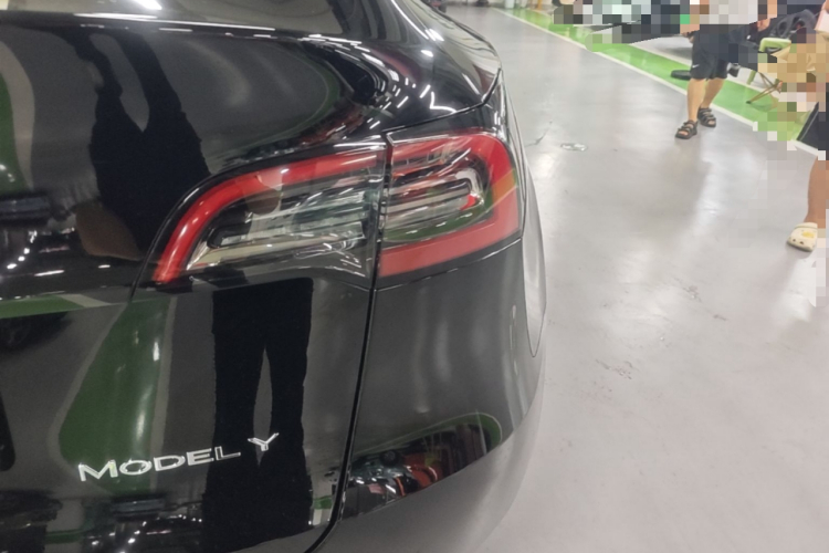 Tesla Model Y 2022 #8 Tesla Model Y 2022 car image #8