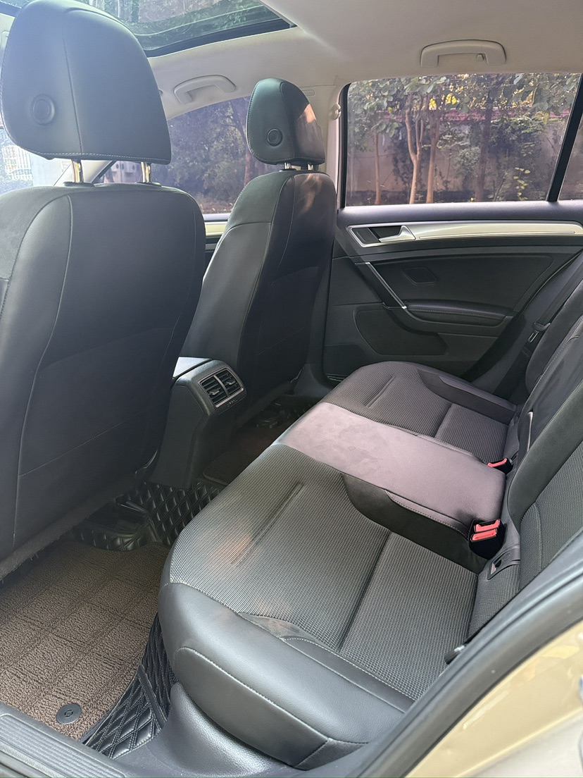 Volkswagen Golf 2018 car image #5