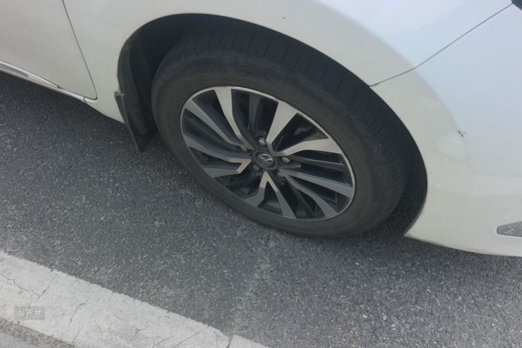 Toyota Corolla 2018 #9 Toyota Corolla 2018 car image #9