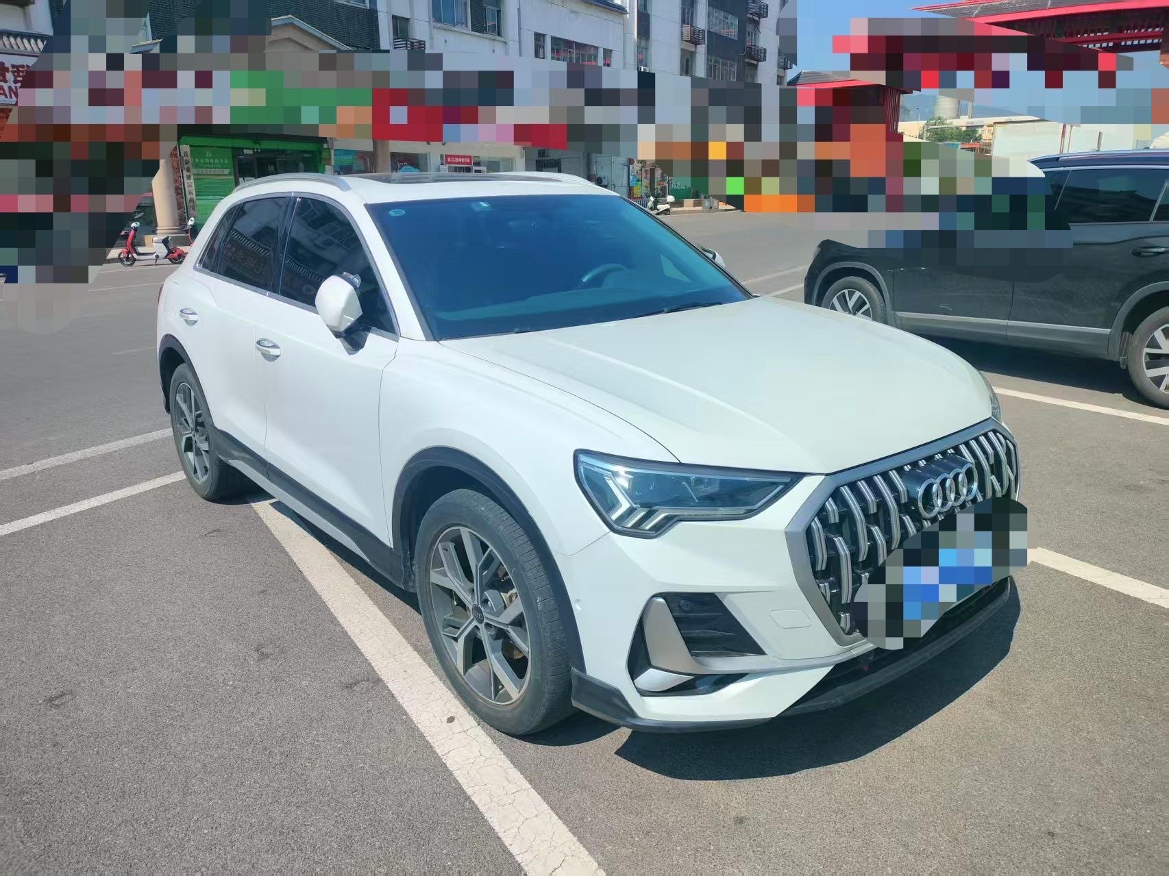 Audi Q3 2023 car image #2