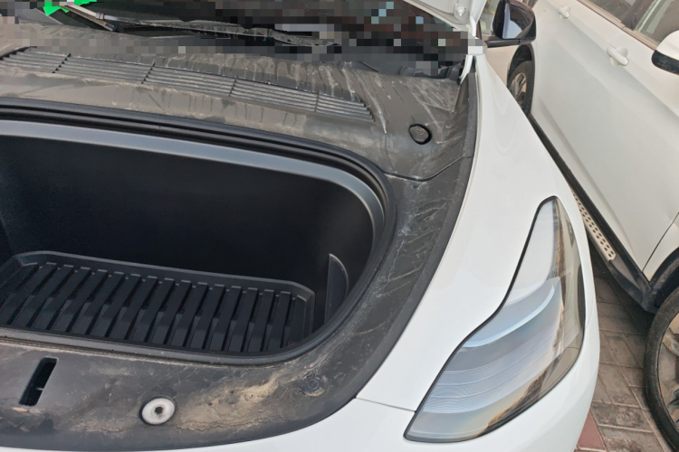 Tesla Model Y 2024 car image #29