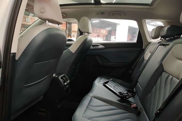 Volkswagen Tharu 2023 car image #17