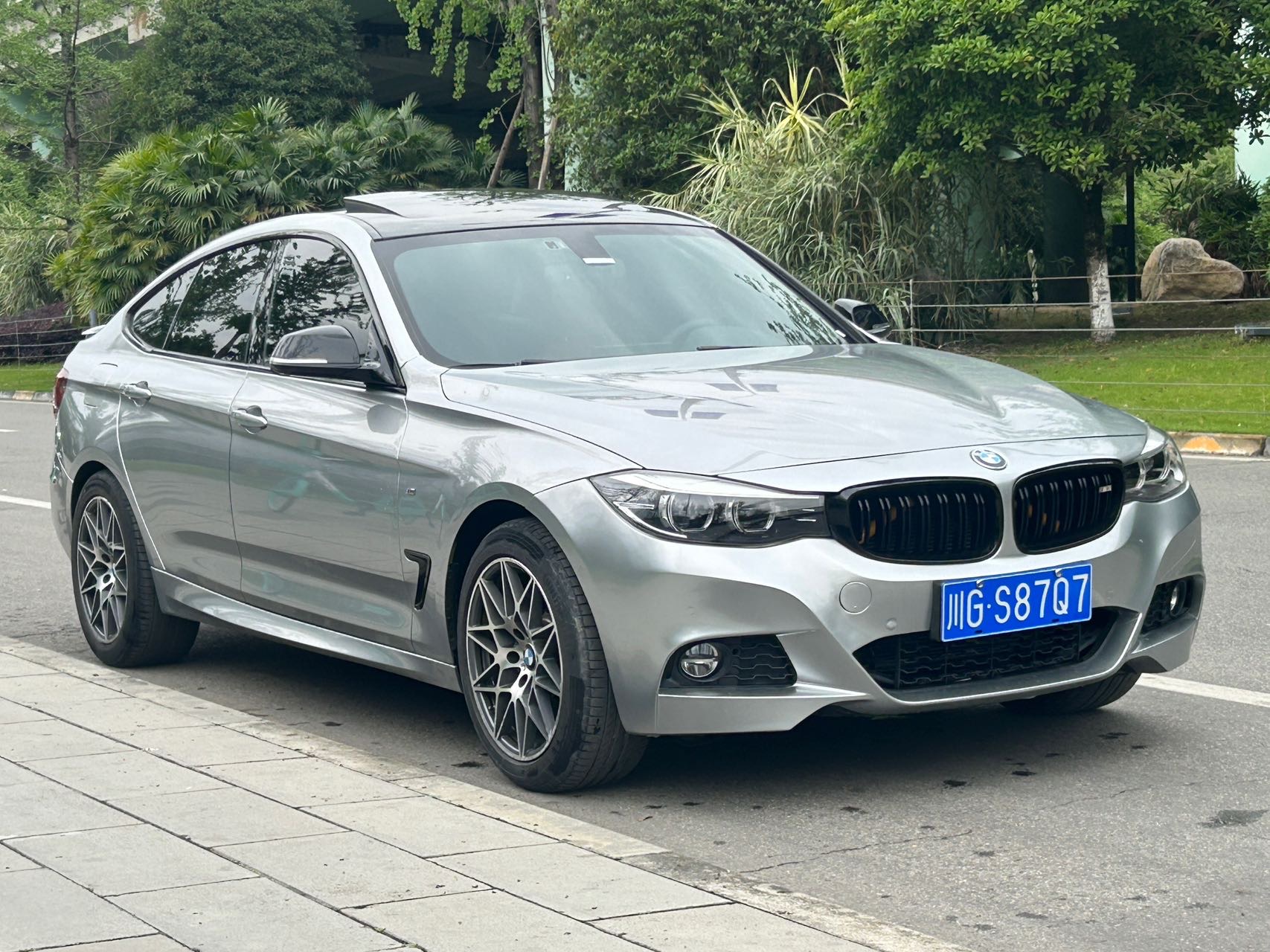 BMW 3 Series GT 2021 #3 BMW 3 Series GT 2021 car image #3