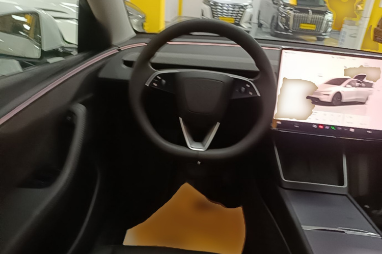 Tesla Model Y 2025 car image #11