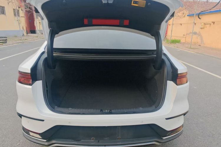 BYD Han 2022 car image #18