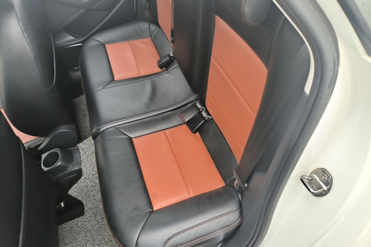 Volkswagen Polo 2017 car image #13