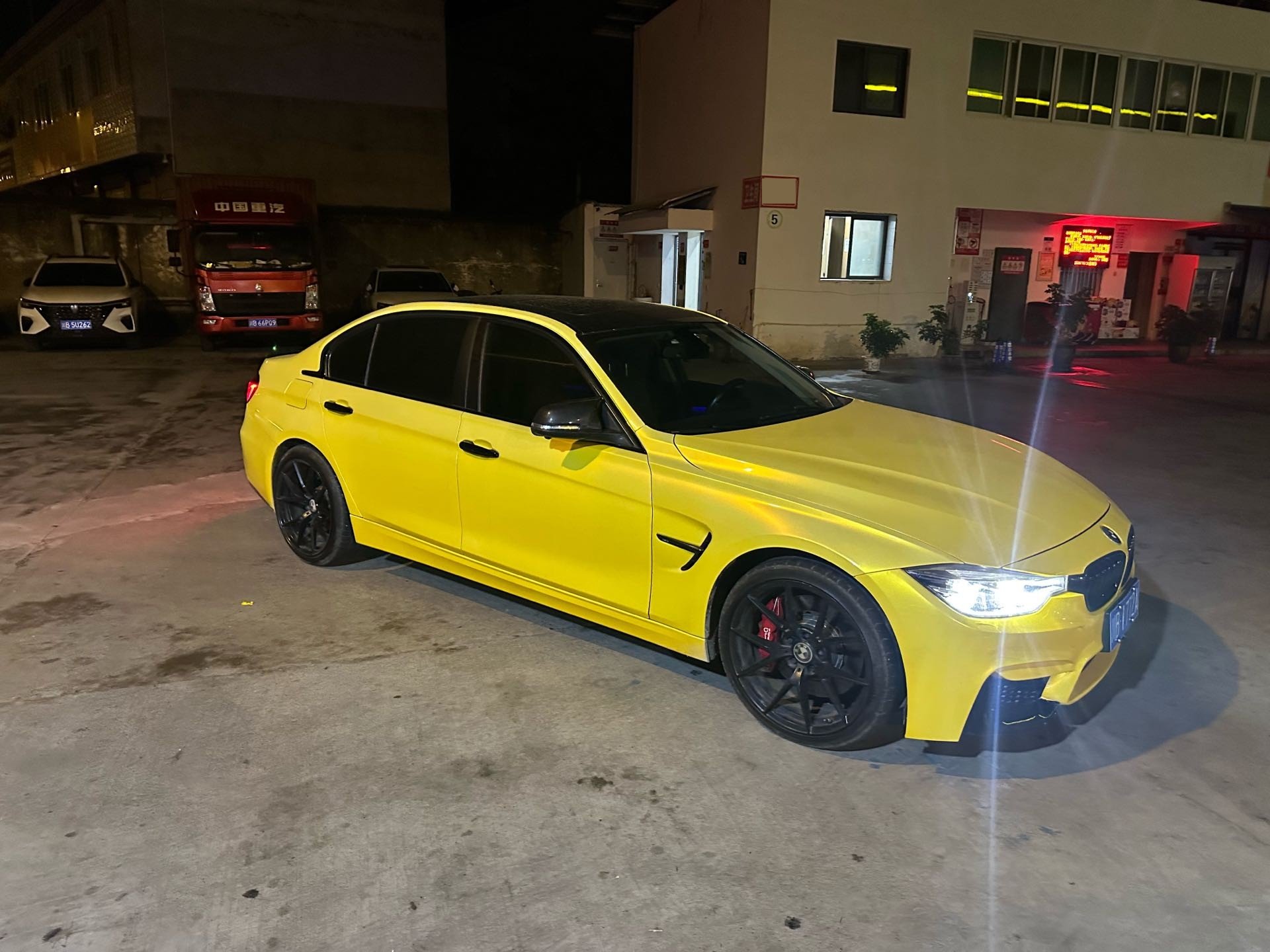 BMW 3 Series 2016 car image #2
