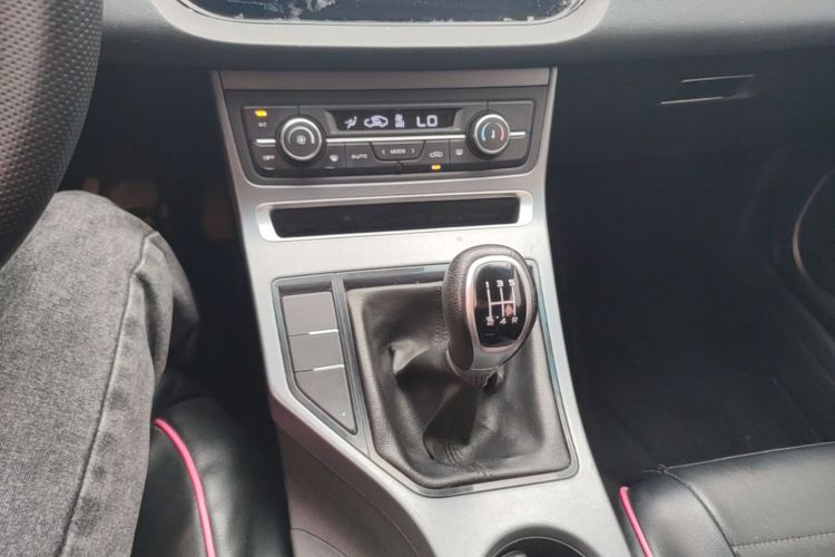 GEELY Emgrand 2018 #14 GEELY Emgrand 2018 car image #14