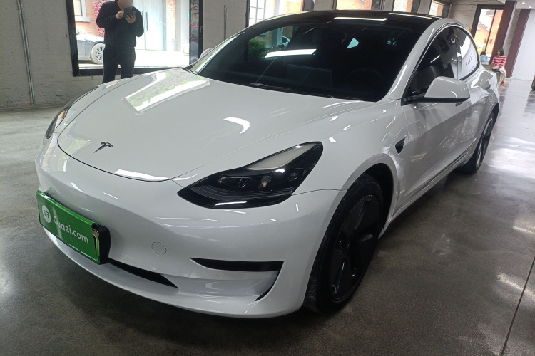 Tesla Model 3 2023 car image #2