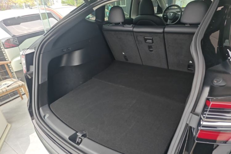 Tesla Model Y 2022 car image #19
