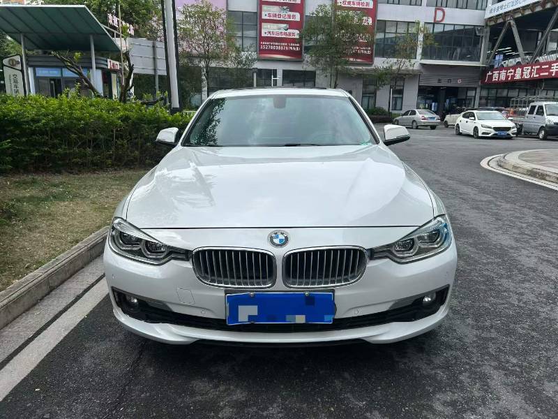 BMW 3 Series 2019 car image #2