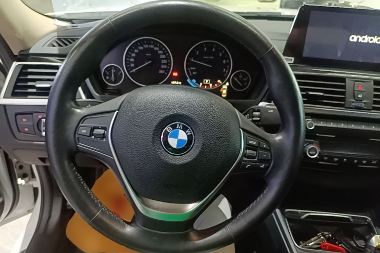 BMW 3 Series 2018 car image #11