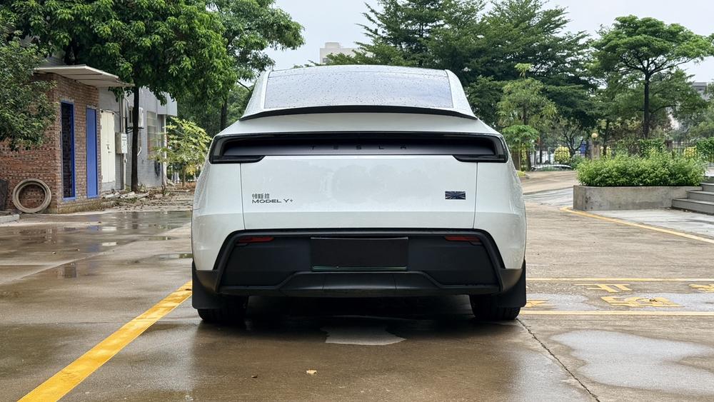 Tesla Model Y 2025 #5 Tesla Model Y 2025 immagine di auto #5