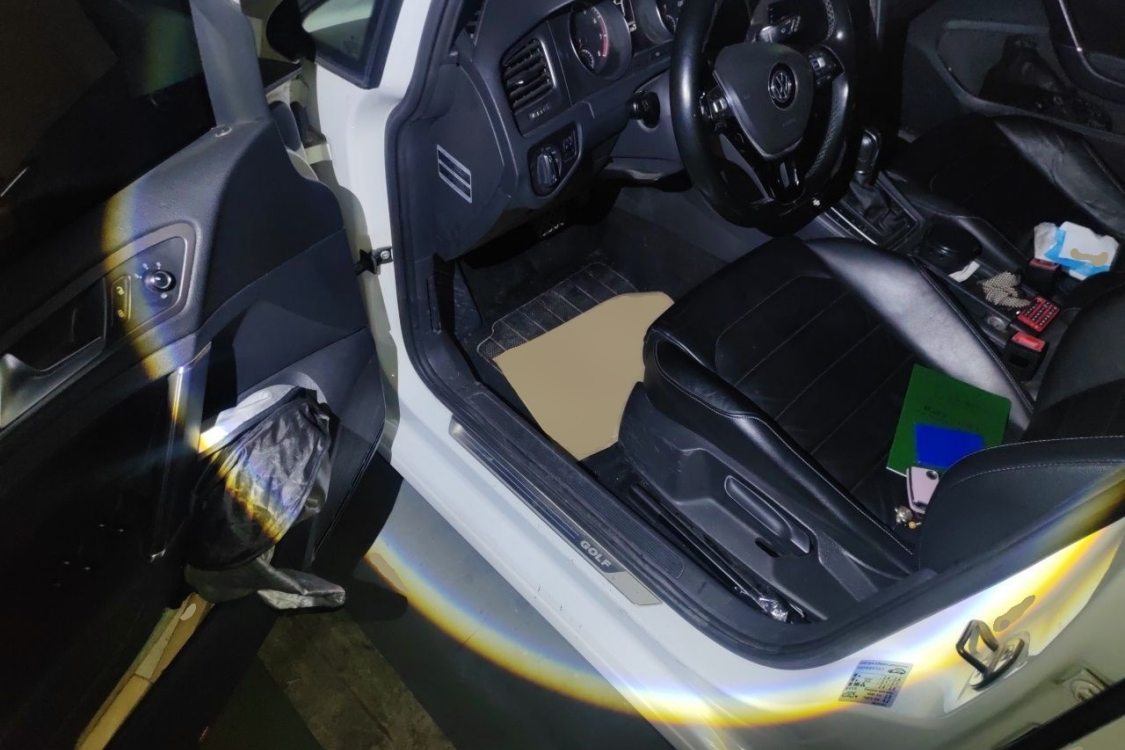 Volkswagen Golf 2014 car image #23