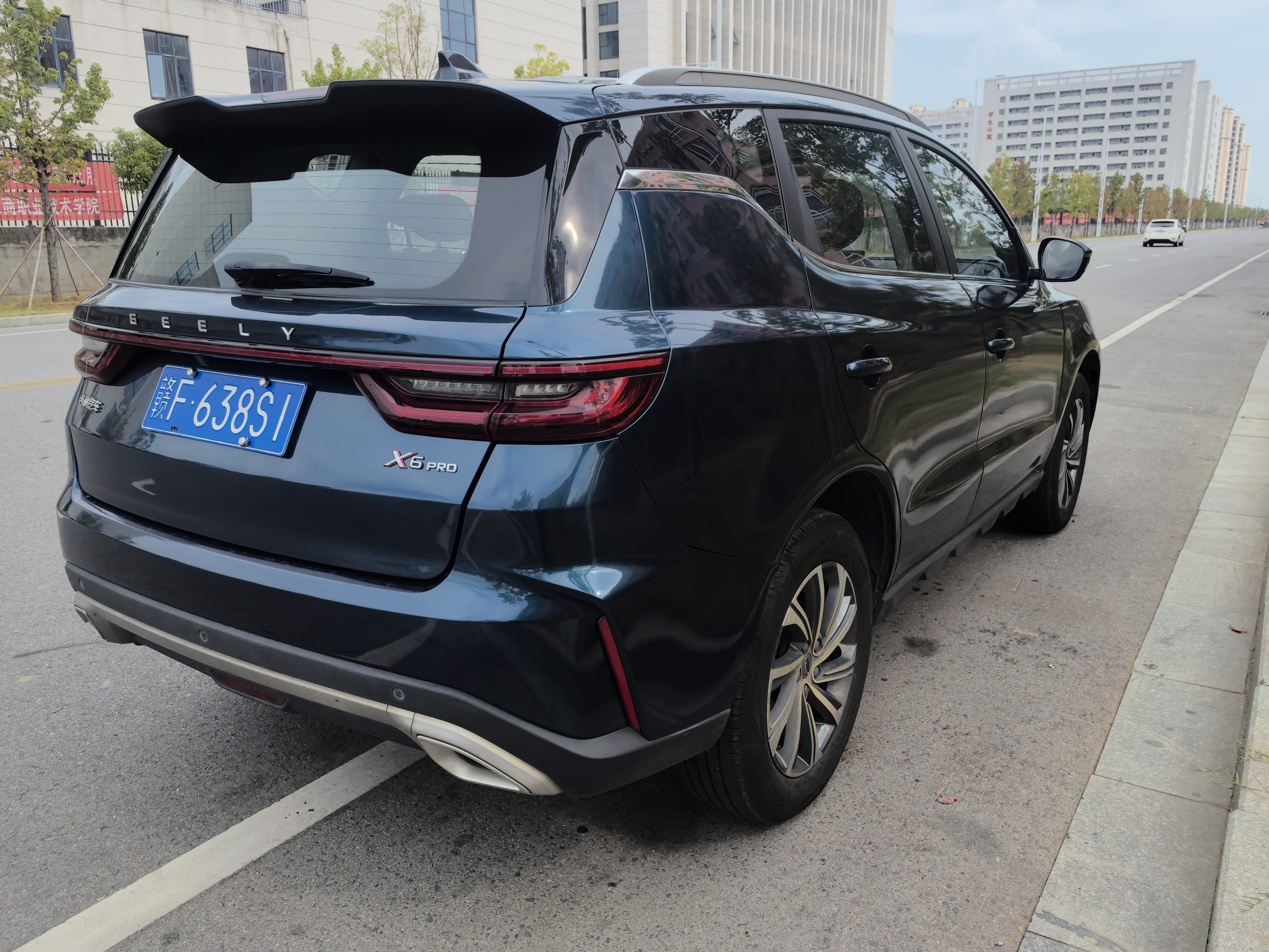 GEELY Vision X6 2023 car image #4