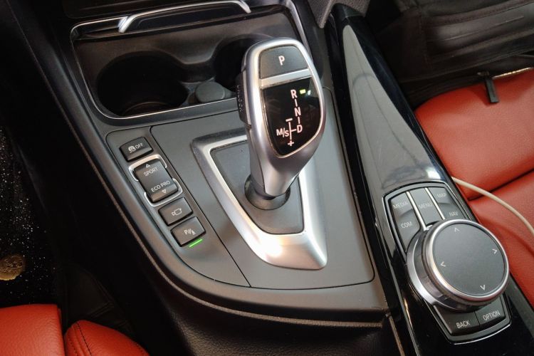 BMW 3 Series GT 2019 imagem de carro #14